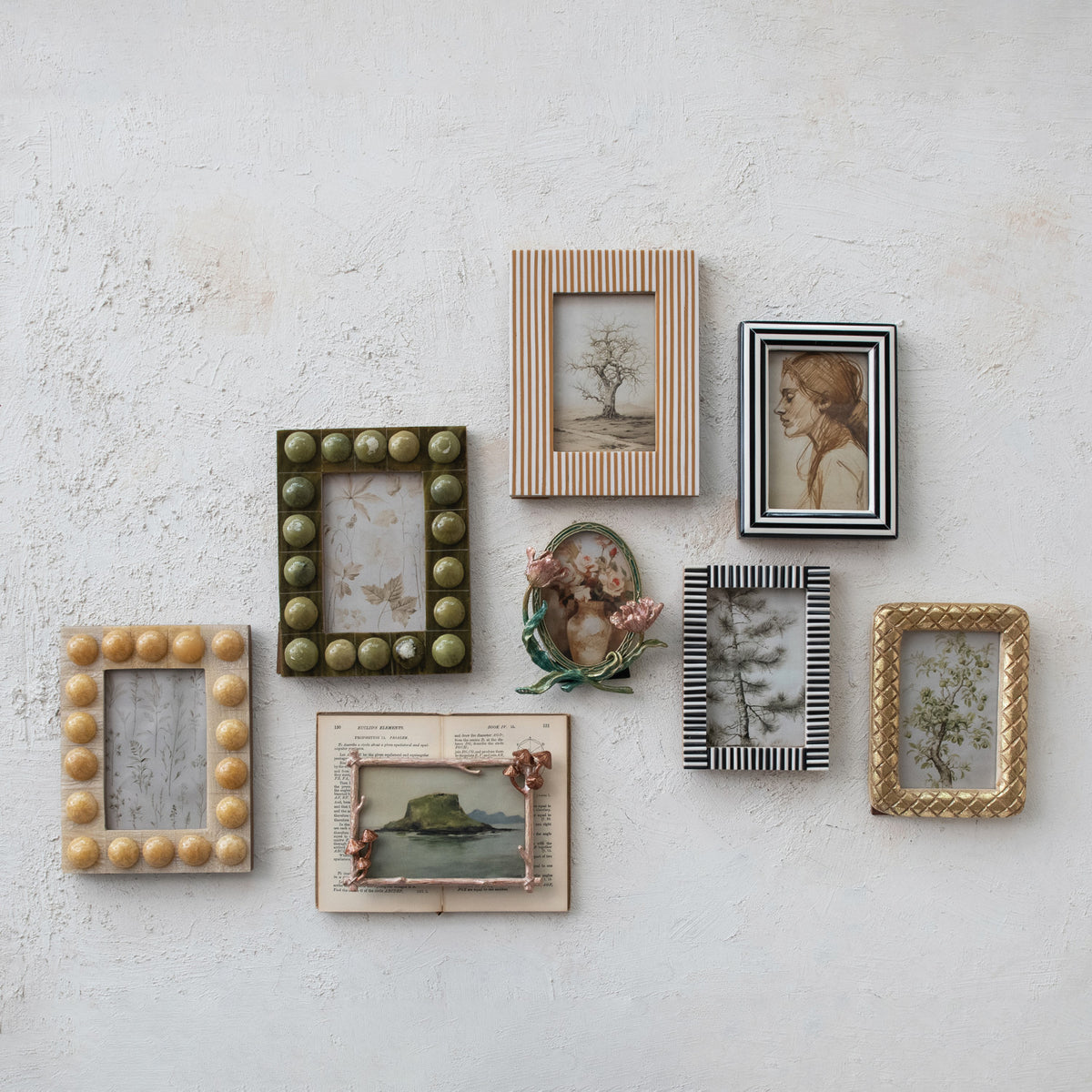 Carved Mango Wood Photo Frame w/ Diamond Pattern, Gold Foil Finish (Holds 4" x 6" Photo)